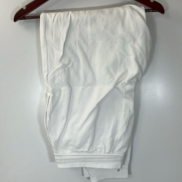 Hugo Boss”Heritage”Sweat Pants size XL. Waist is 34”-38”and inseam 29”. Like New - Picture 3 of 14
